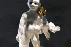 'ENTHAUCHUNG', 2021, porcelain, cernit, gold leaf, 26,5cm x 16,5cm x 16cm