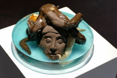 'KOPFGEBURT WEHT', 2020, clay, resin, ink, 9,5cm x 18cm x 18cm